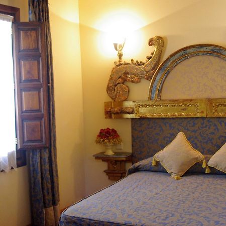 Hotel Alcazar Segovia Szoba fotó