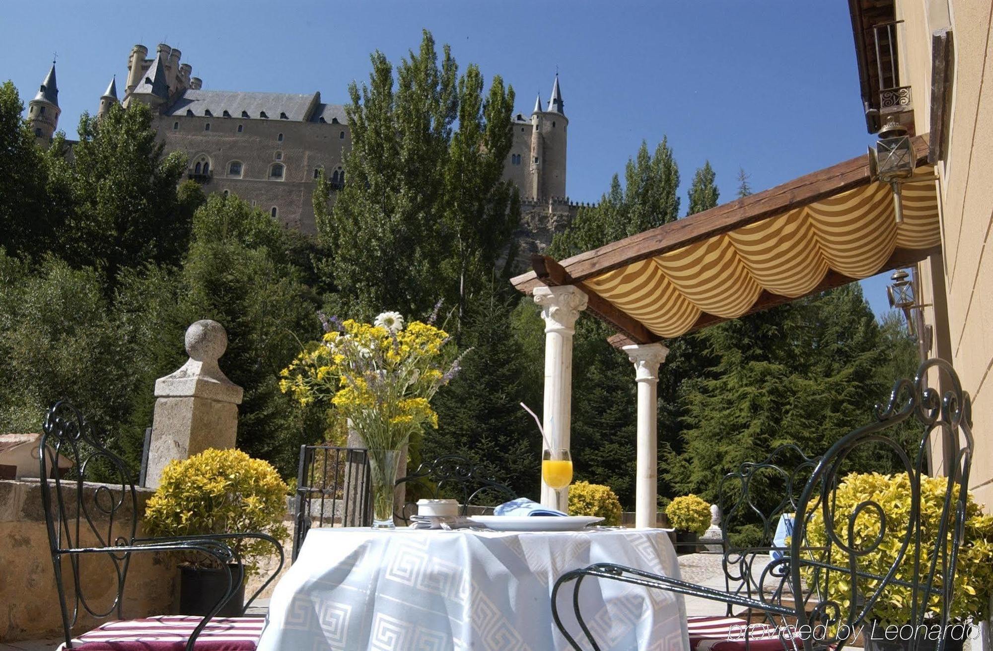 Hotel Alcazar Segovia Étterem fotó