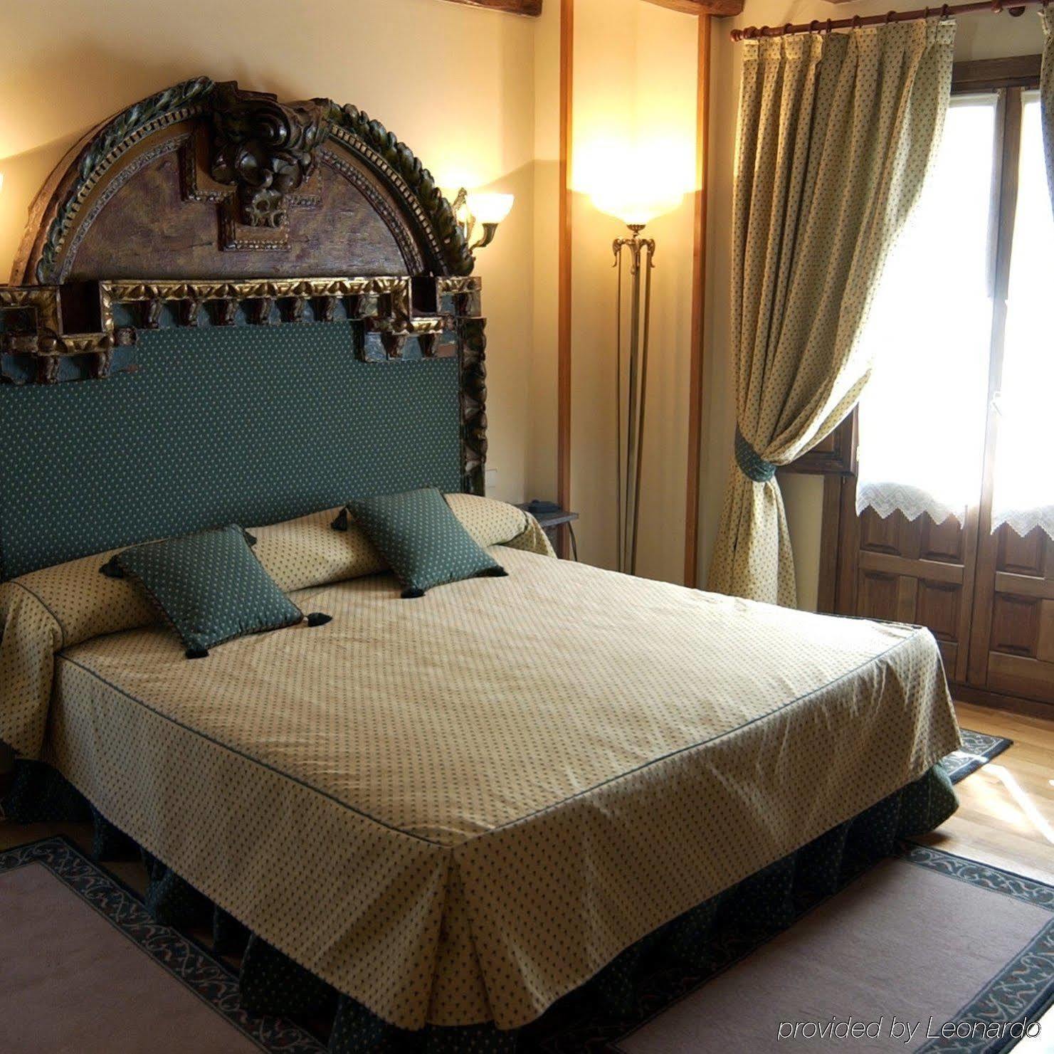 Hotel Alcazar Segovia Szoba fotó